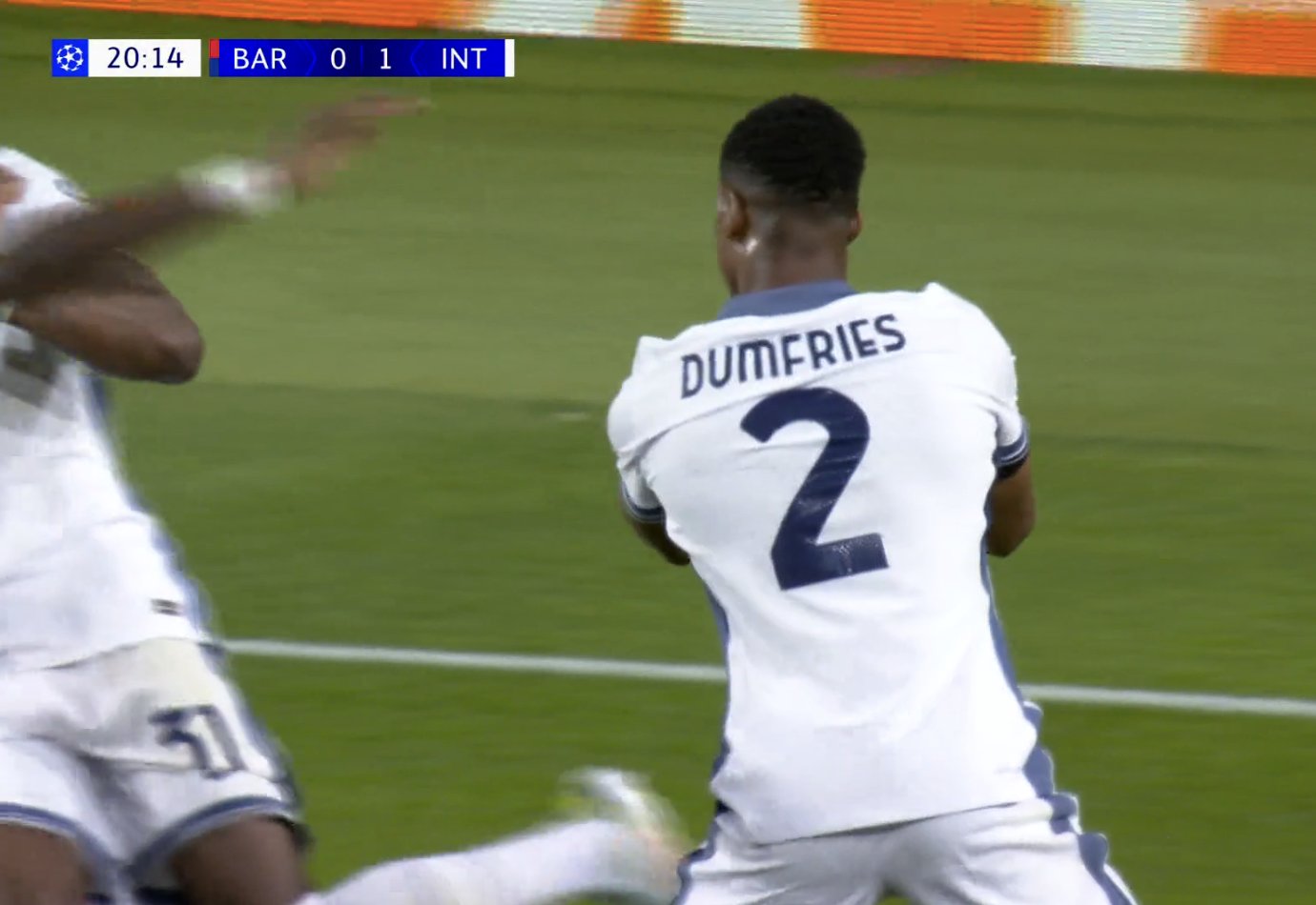 Çfarë supersfide! Dumfries shënon gol të “çmendur”, Barcelona kundërpërgjigjet me Yamal