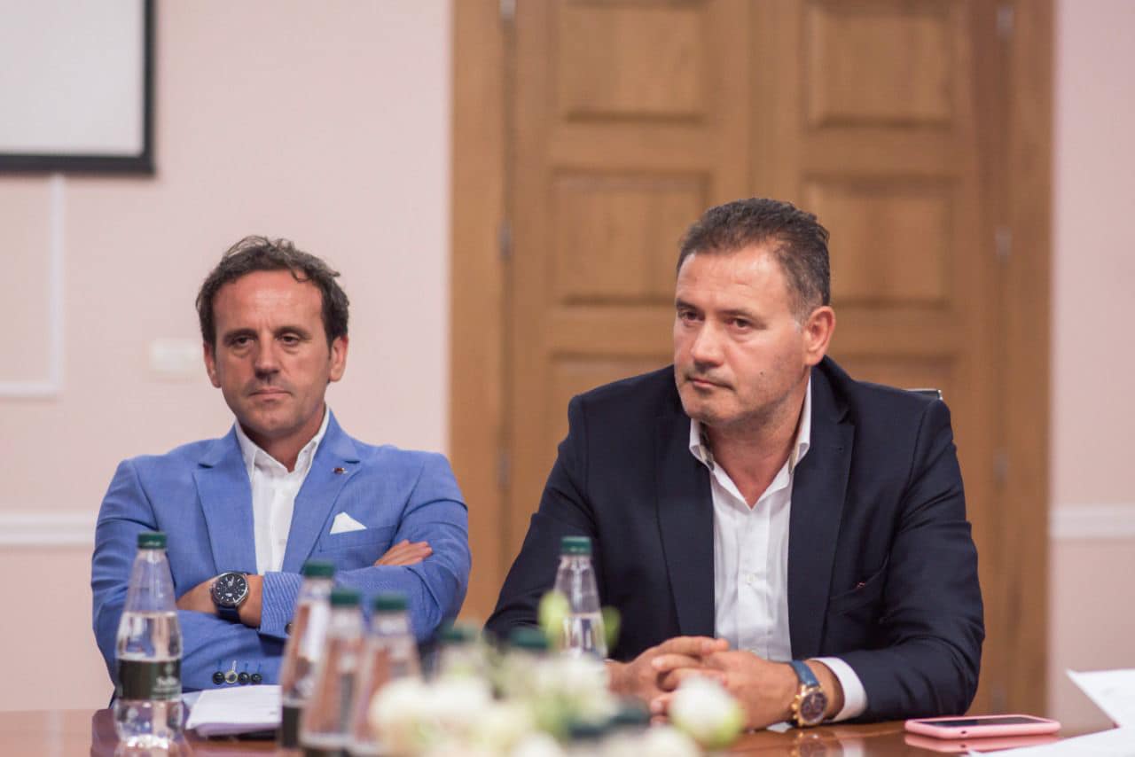 Çipa: Nevoja të larta për burime njerëzore, marrja e punonjësve të huaj zgjidhje praktike