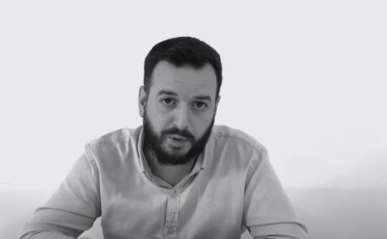 Dalin para gjykatës tiktokeri me shokë në Pejë, Prokuroria i akuzon për dhunimin e një 14-vjeçare