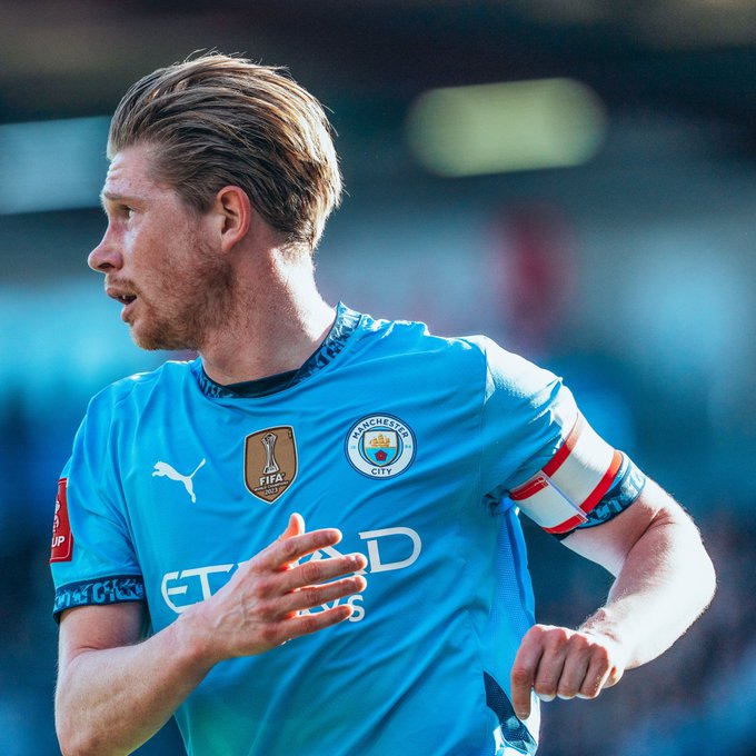 De Bryne njoftoi largimin, Pep: Më i madhi që ka luajtur në Angli