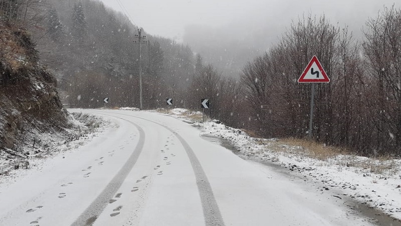 Dëbora mbulon juglindjen e Shqipërisë