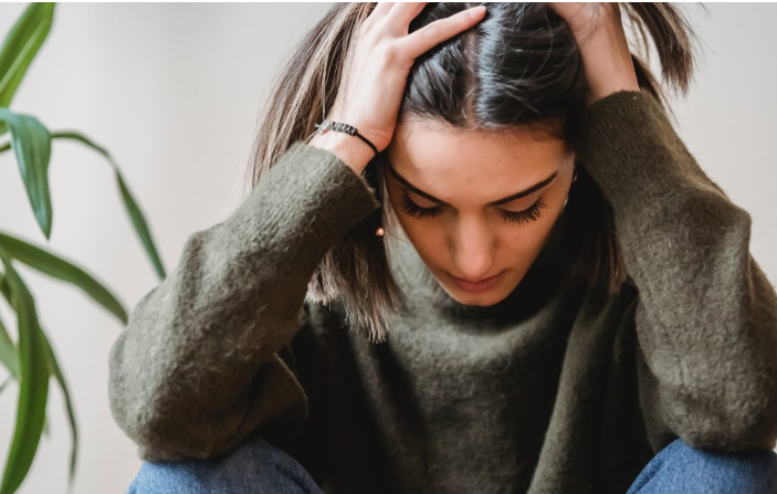 Dëmet që shkakton migrena në trup përveç dhimbjes së kokës