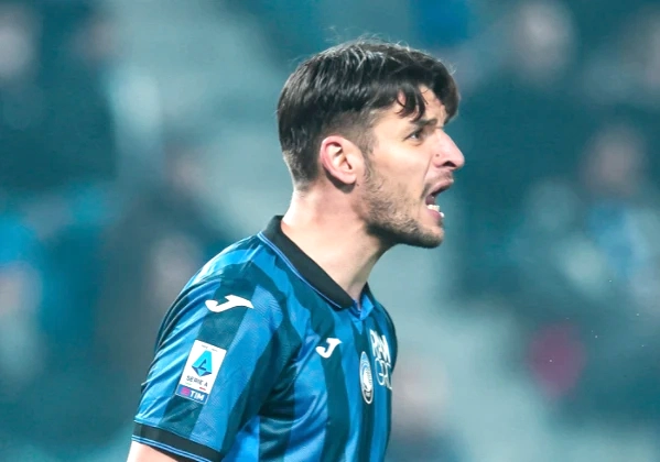 Dëmtohet Berat Gjimshiti, alarm tek stafi i Kombëtares kuqezi