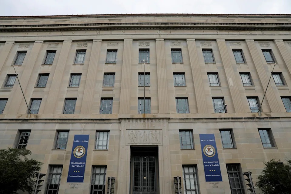 Departamenti Amerikan i Drejtësisë mbyll njësinë e krijuar për të goditur mashtrimet me kriptomonedhat