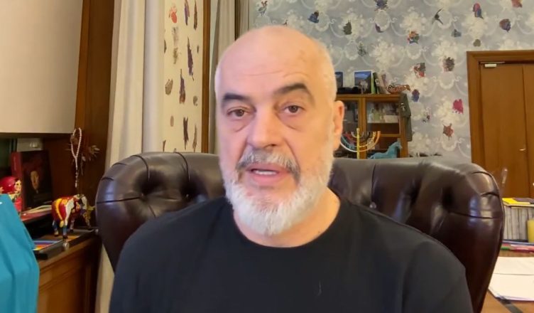 “Dera është e hapur për ne”/ Kryeministri Rama bashkëbisedim ‘Sy m’sy’ me ndjekësit në rrjetet sociale