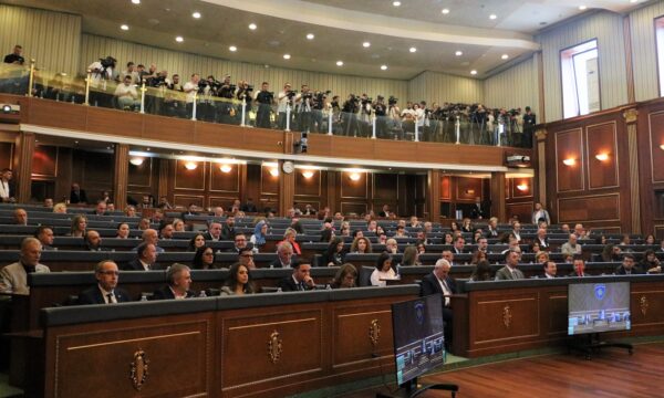 Dështon për herë të pestë konstituimi i Kuvendit të Kosovës, zgjedhja e kryetarit shtyhet për 25 prill