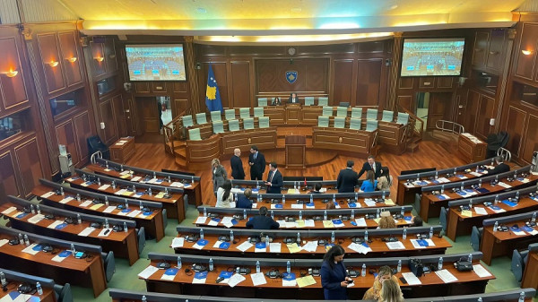 Dështon seanca konstituive në Kosovë,  Kuvendi nuk voton raportin e Komisionit për verifikimin e mandateve 
