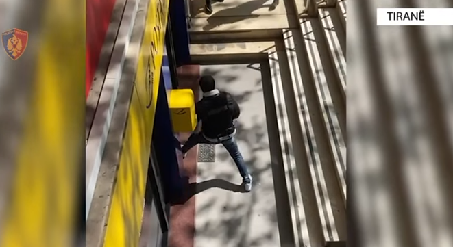 “Destinacioni”/ Drogë me postë, nga SHBA në Shqipëri, arrestohet 24-vjeçari në Tiranë