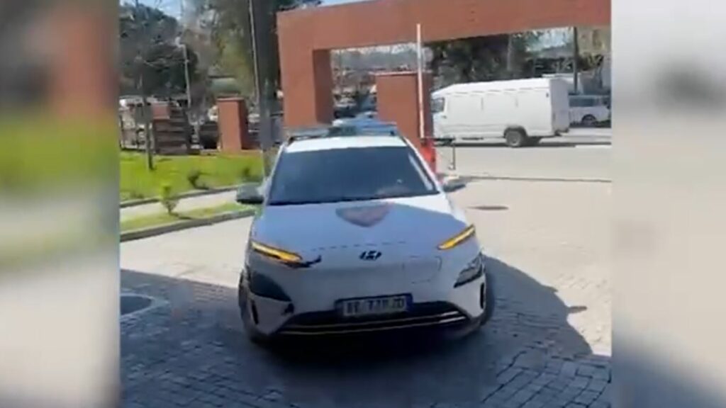 Dhunuan 41-vjeçarin dhe i morën makinën, arrestohen dy vëllezërit në Tiranë