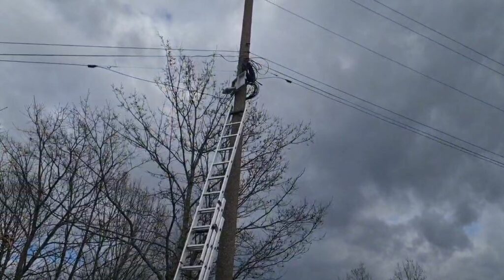 Dibër/ I riu humbi jetën pas kontaktit me rrymën elektrike, procedohet administratori i kompanisë ku punonte viktima