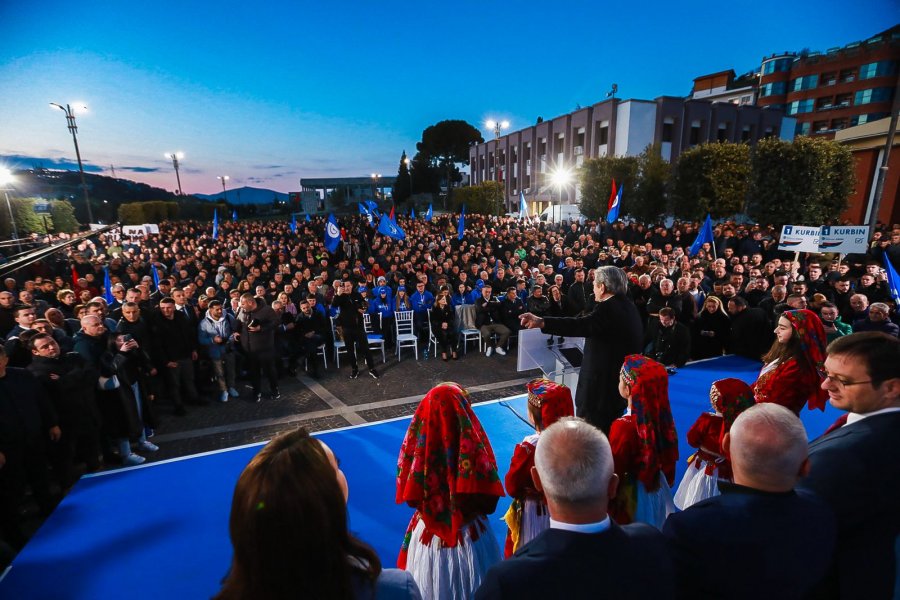 “Do falen të gjitha gjobat“, Berisha nga Lezha: Të lidhim besën për të pastruar Shqipërinë nga Rama dhe hajdutët e tij