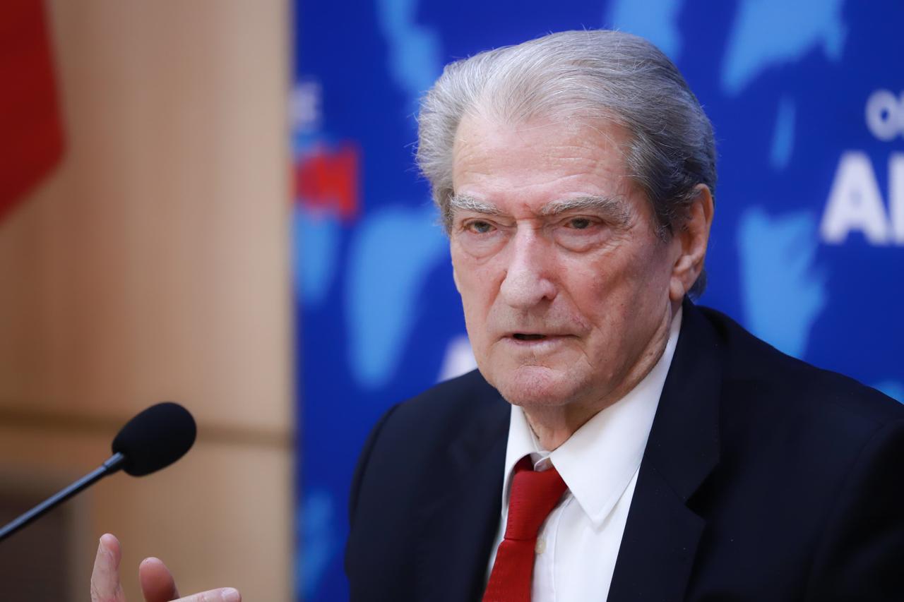 Do të udhëtojë në Strasburg, Berisha i kërkon leje SPAK të mos paraqitet të hënën