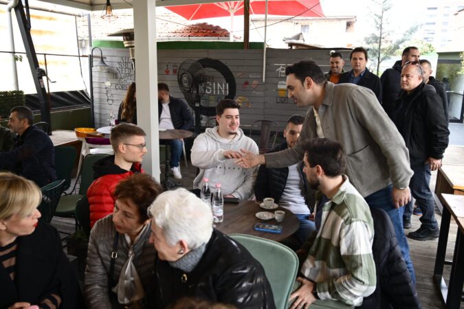 ‘Do të zgjidhim çështjen e pronës’, Këlliçi premton rritje pagash dhe vendosjen e minimumit jetik