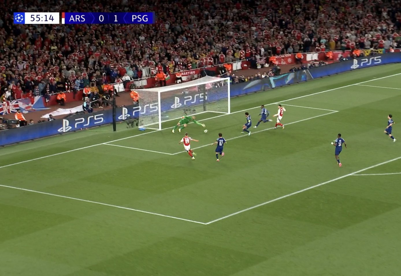 Donnarumma, a je normal? Italiani bën pritjen e “pamundur” dhe mban PSG-në në avantazh (video)