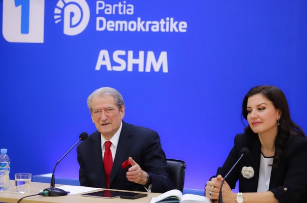 “Dyshimet për blerje të votës në favor të PD-së”/ Reagon Berisha: Ai që e ka bërë do ta përjashtoj nga PD