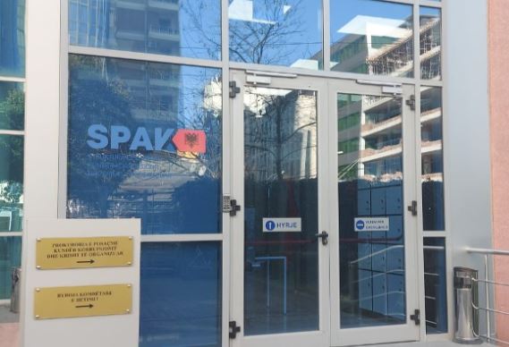 Dyshohet për lidhje me Suel Çelën, paraqitet në SPAK drejtori i Ujësjellësit Elbasan (Emri)