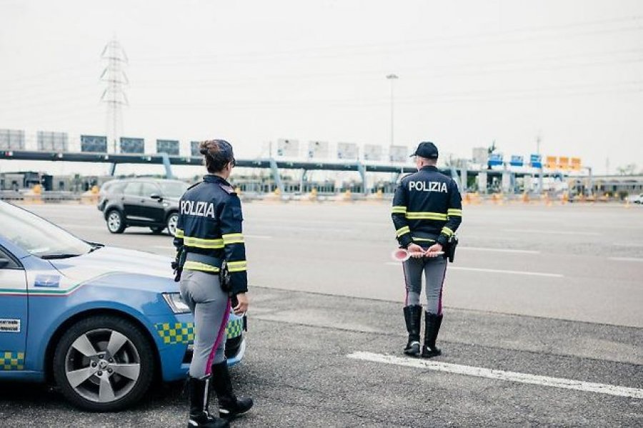 E tradhtoi një vidë, shqiptari kapet me 2 mln euro drogë me vete