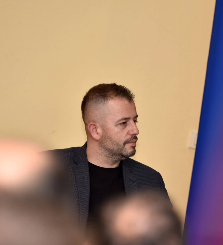 Eldian Cepeli, kandidati socialist që synon Parlamentin: Momenti kur ndahet e ardhmja e shumëkërkuar në familjen Europiane