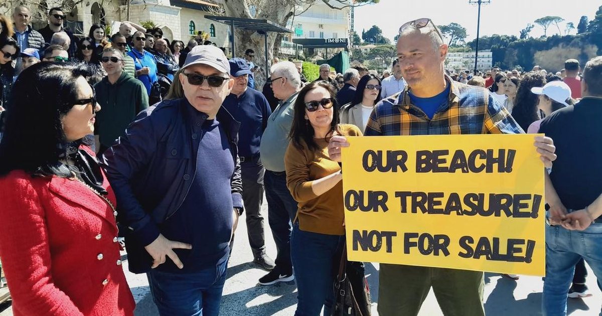 Emiratet e Bashkuara plane për të investuar në plazhet e Malit të Zi, protesta në Ulqin