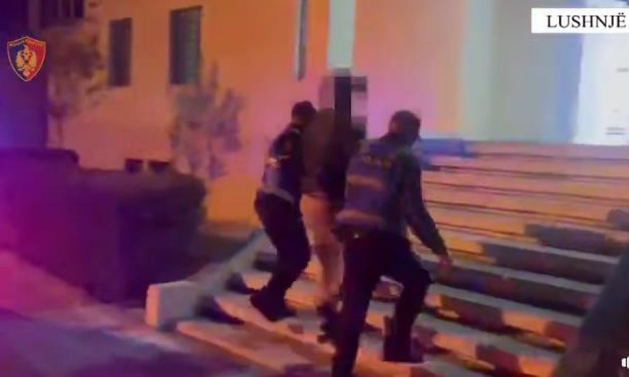 EMRI/ I mori kartën e identitetit dhe i premtoi para në këmbim të votës, arrestohet 38-vjeçari