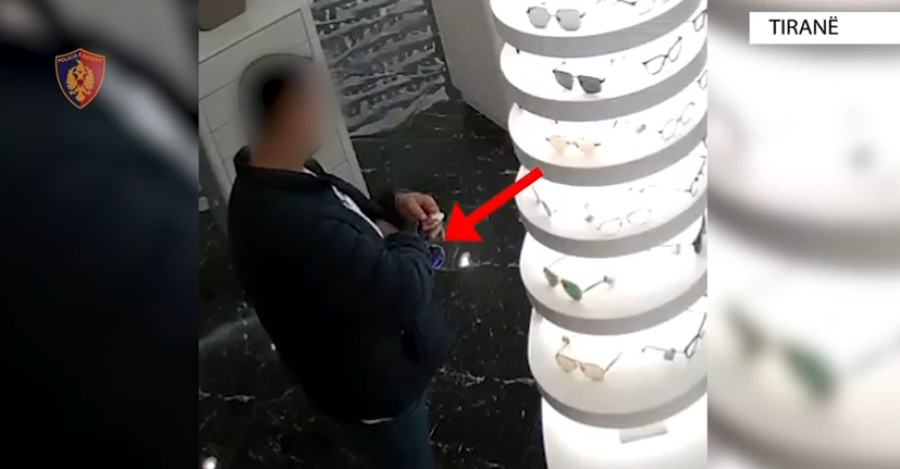 EMRI/ Kapet 40-vjeçari në Tiranë, vodhi sende me vlerë mbi 11 mijë euro në të njëjtin dyqan për 4 muaj rresht