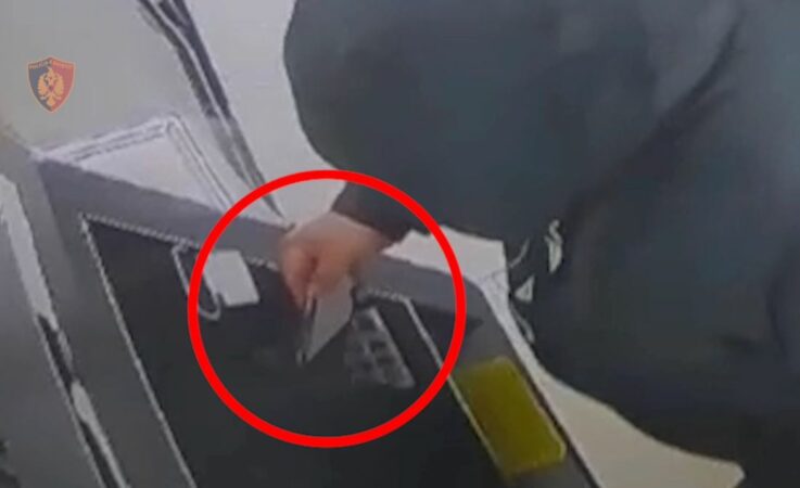 Finalizohet operacioni policor “MISLEADING MESSAGES”/ Arrestohet francezi në Tiranë, hiqej si bankë dhe u vidhte të…