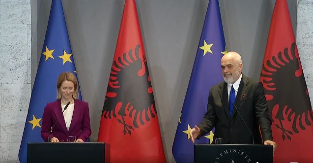 Firmoset marrëveshja me BE për hekurudhën Durrës-Rrogozhinë