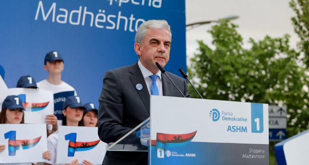 Flamur Hoxha: Më 11 maj nis fundi i një regjimi që nuk e deshi kurrë këtë vend!