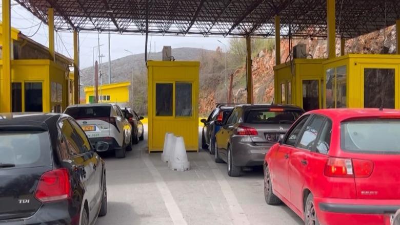 Fluks pas Pashkës në Kapshticë, emigrantët kthehen drejt Greqisë