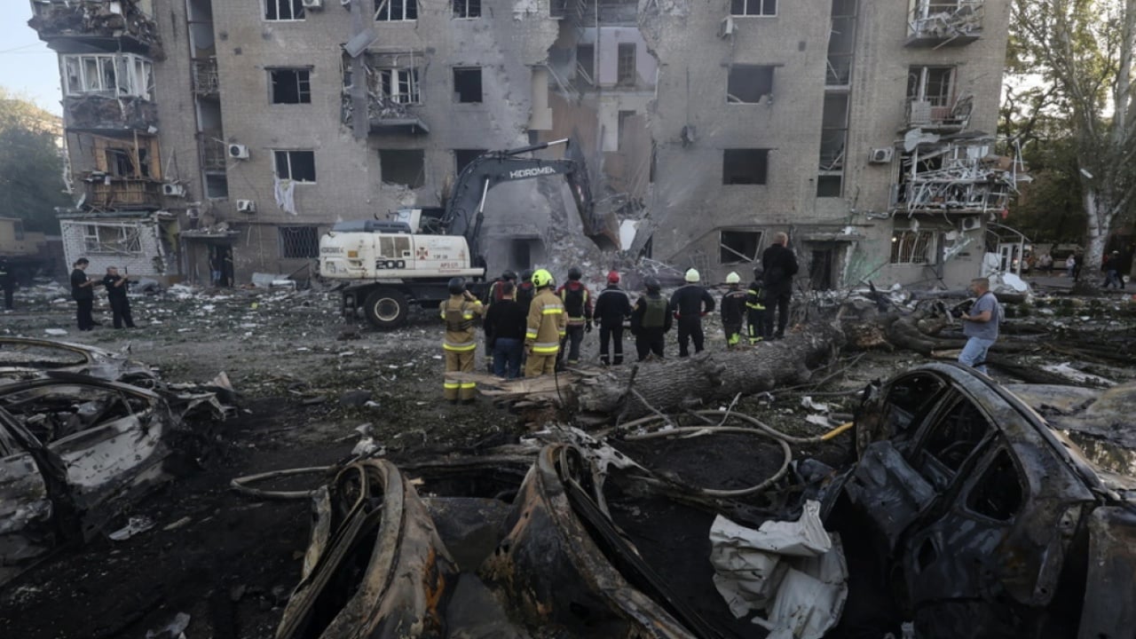 Forcat ruse vijojnë bombardimet në Ukrainë, një i vdekur dhe pesë të plagosur në Zaporizhzhia