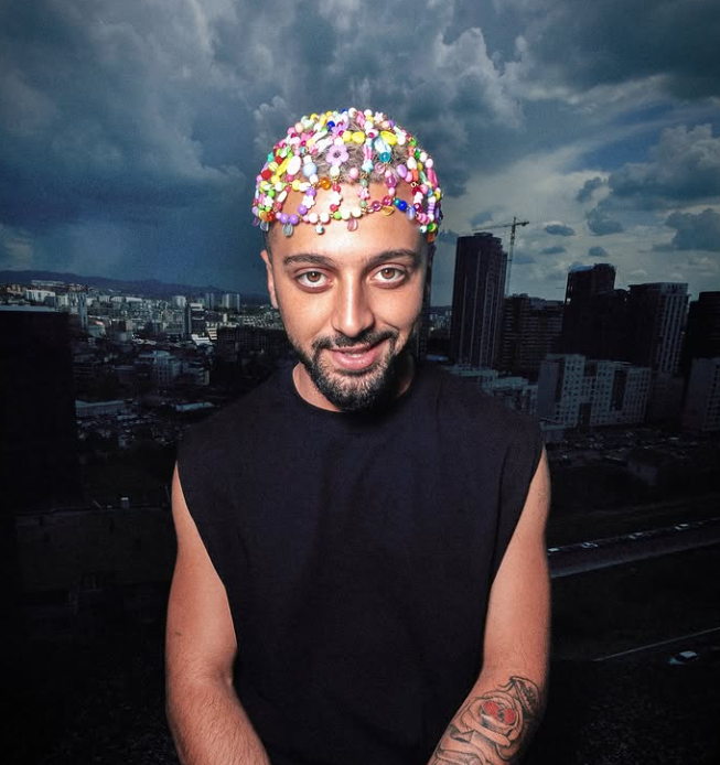 FOTO/ Veprimi misterioz i Gjestit