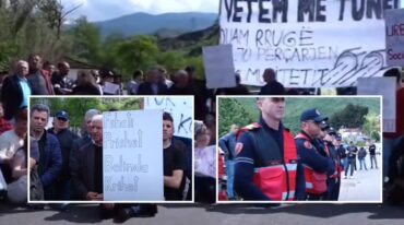 “Fshati prishet, Belinda krihet”/ Banorët e Hotolishtit protestë për projektin e rrugës