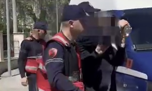 Fshehën dr*gën në shufra metalike për ta tr*fikuar në Greqi/ Dy në pranga, pezullohet zyrtari i DPSHTRR, ja roli i tij.