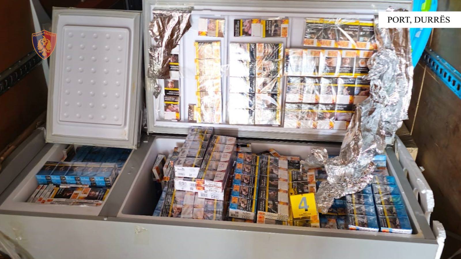 Fshehu qindra steka me cigare, arrestohet 28-vjeçari në portin e Durrësit