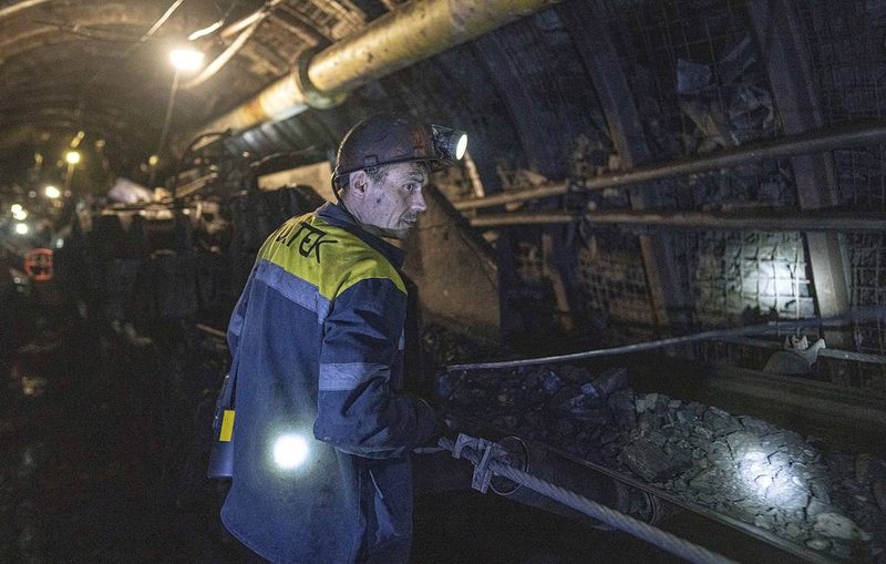 Gati firmosja e marrëveshjes për mineralet e rralla mes SHBA dhe Ukrainës! Ç’ndohdh me ndihmën ushtarake?