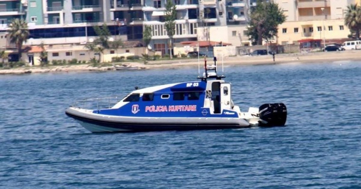 Gjenden 3 ton karburant afër Sazanit, i hodhi një skaf gjatë ndjekjes nga Policia