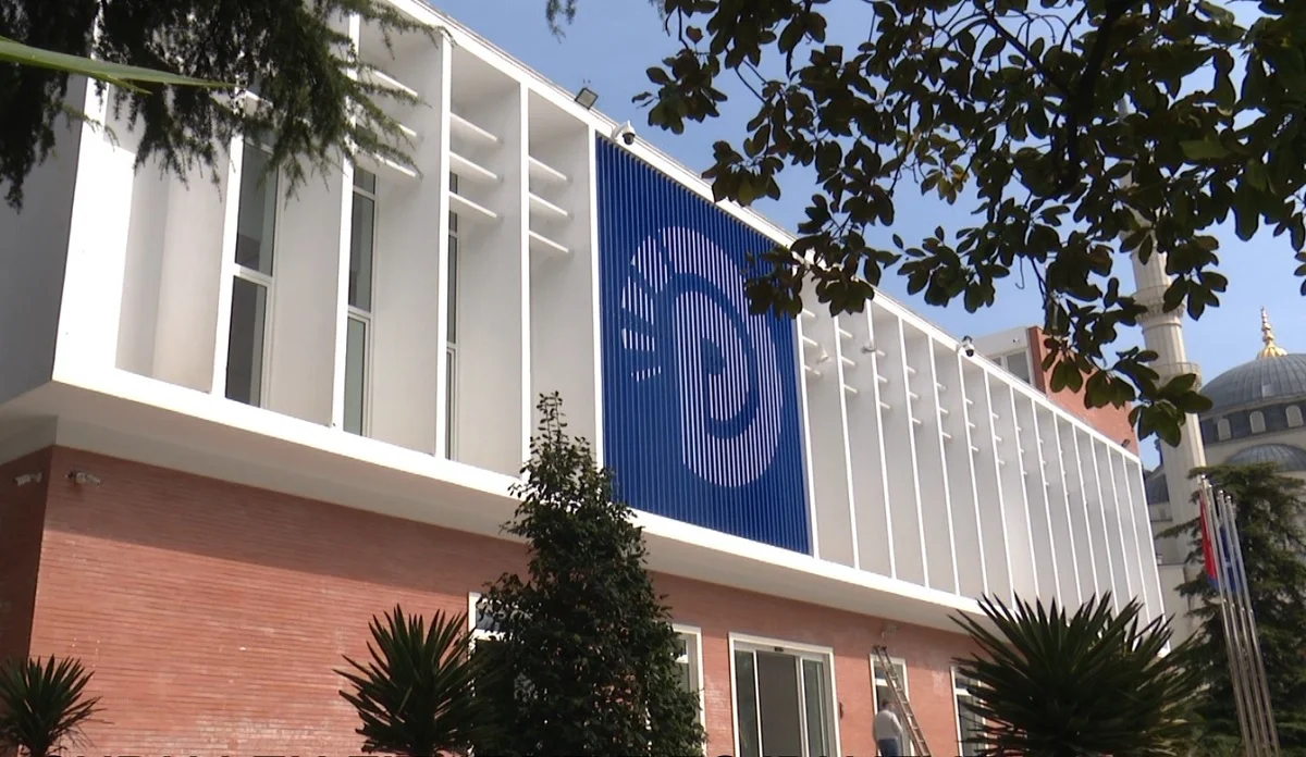 “Gjetëm 14 zarfe të dyshimta”, PD nis me ankesat: Të pezullohet printimi i votës së diasporës!