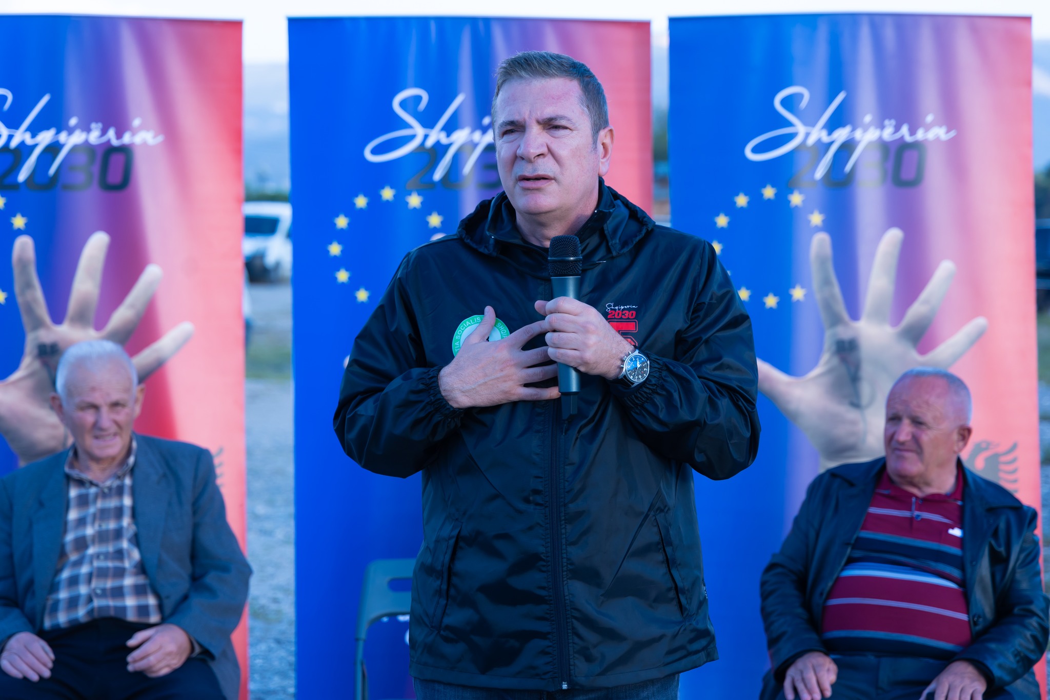 Gjiknuri me banorët e Rajonit nr4 në Vlorë: Nuk do ndalim punën për urbanizimin e plotë