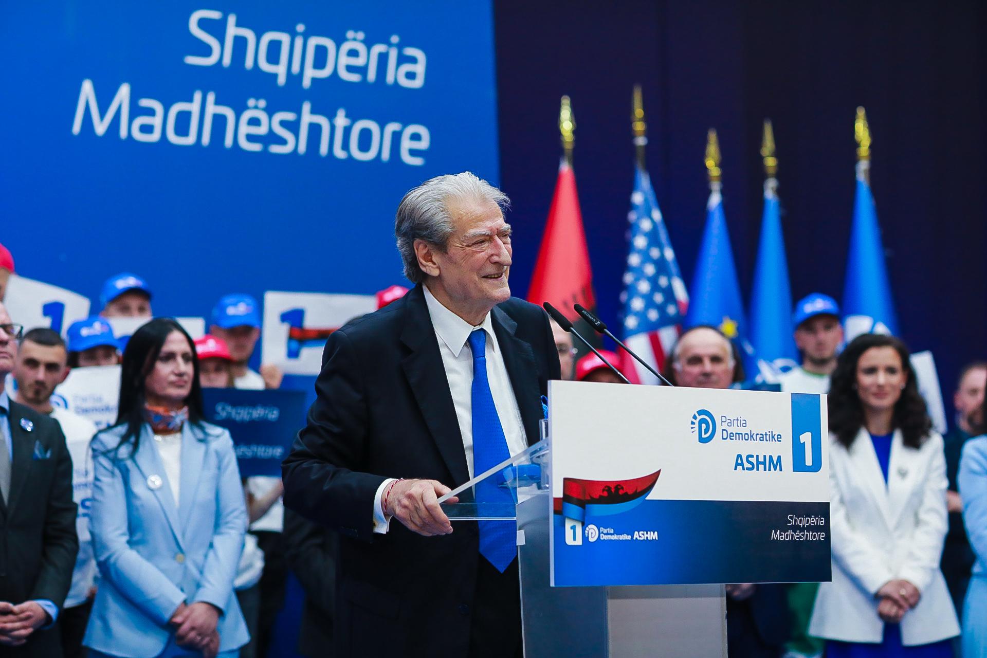 ‘Gjushi me fustan mblidhet me bandat si hiena’, Berisha: Suel Çela dhe Vis Poja mos guxoni të kërcënoni qytetarët