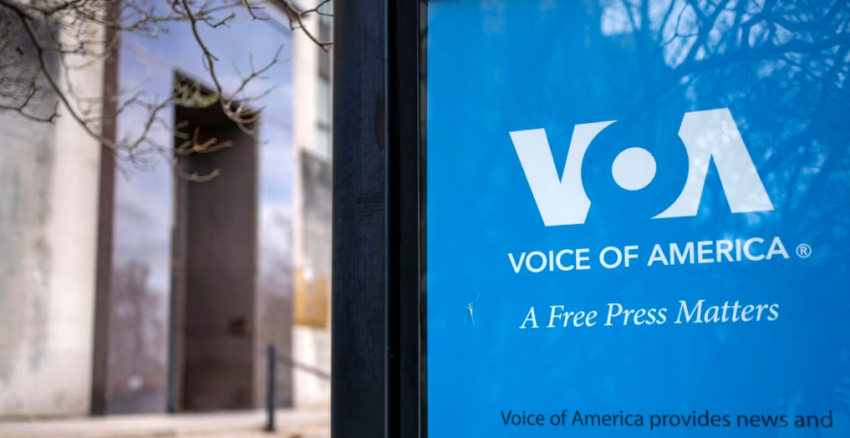 Gjykata në SHBA kundra Trump-it, urdhëron ndaljen e “shuarjes” së Zërit të Amerikës