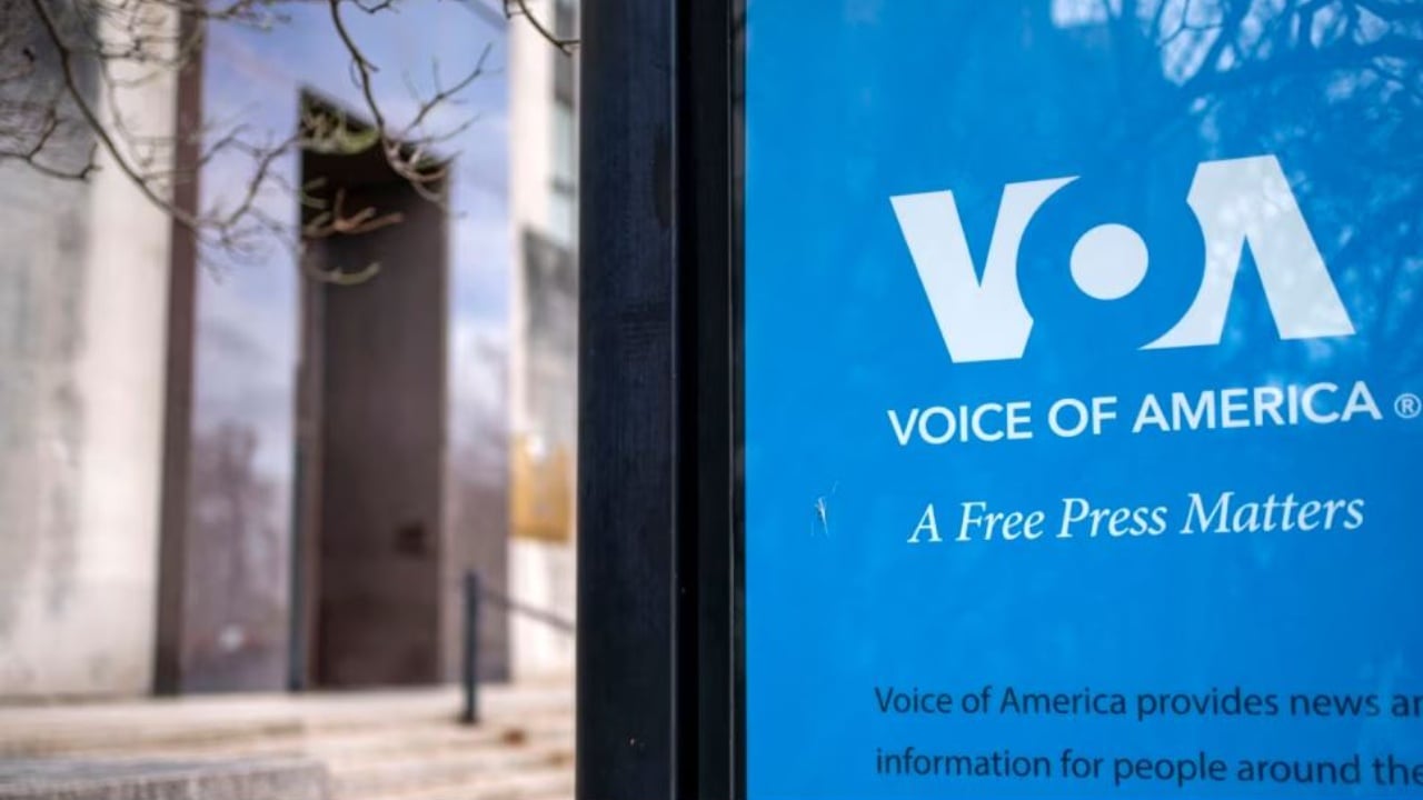 Gjykata urdhëron administratën e Trump të anulojë mbylljen e Zërit të Amerikës!