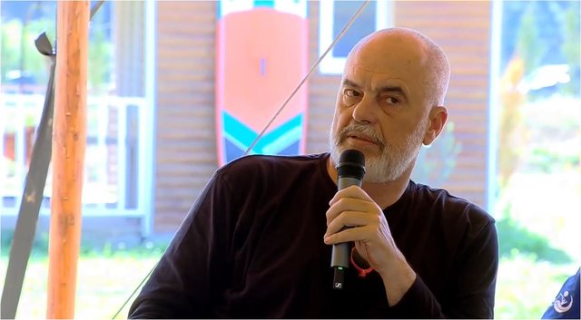 “Gjysma e burrave çyrykë!” Rama në Përmet: Bëjnë moral dhe habiten pse po shkojmë në drejtimin e duhur! Është një metaforë