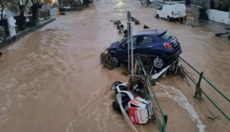 Greqia përfshihet nga reshje të dendura shiu, ishujt Paros dhe Mykono më të prekurit