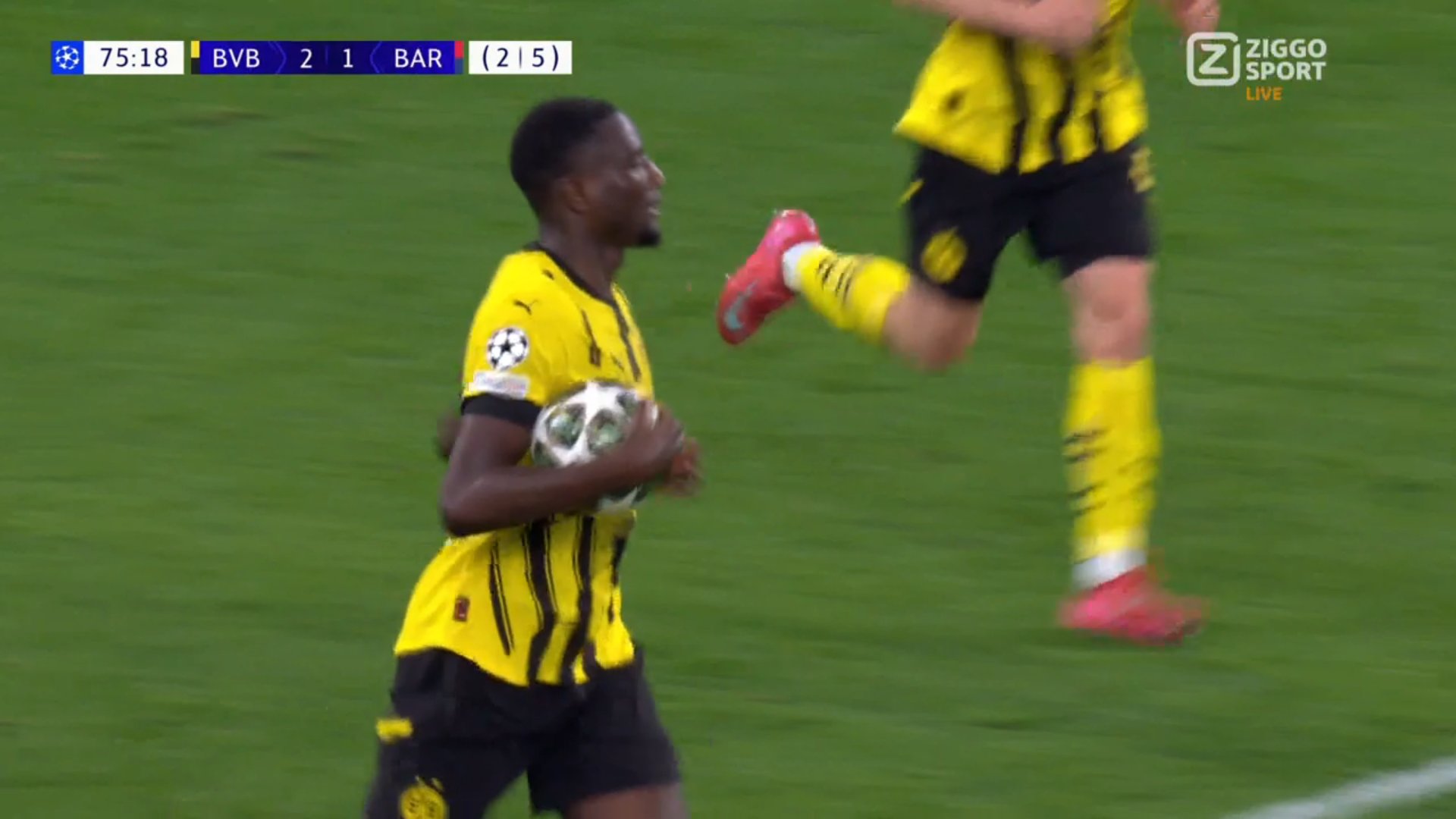 Guirassy hat-trick, Dortmund shënon golin e tretë! Edhe 15 minuta për të tentuar përmbysjen e madhe