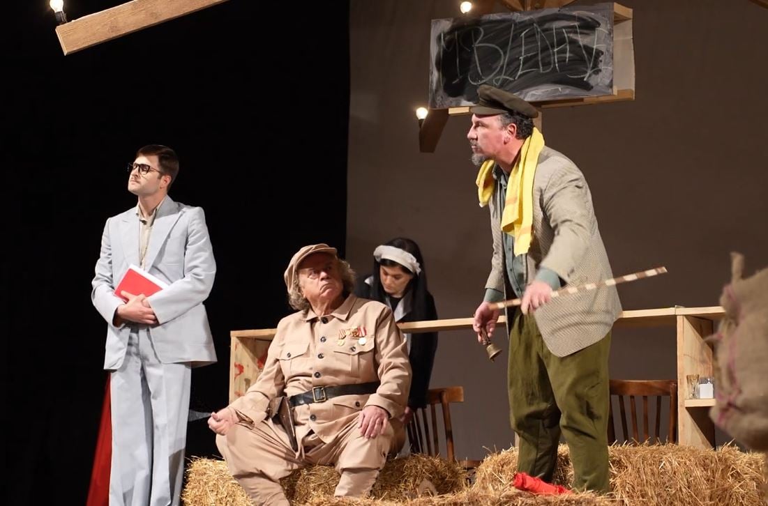 “Hamleti në fshatin Katran”/ Gjirokastër, versioni i përpunuar i dramës së Shekspirit prek problemet e sotme