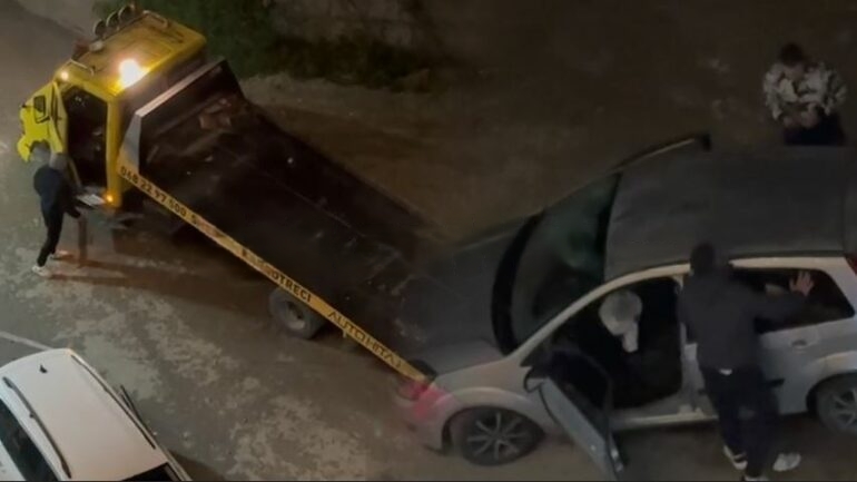 Humbën kontrollin e mjetit dhe tentuan të fshehin aksidentin / Shoqërohen në komisariat 3 të rinjtë