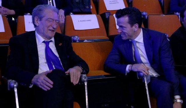 “I kam kërkuar të mos largohet”/ Berisha: Ja çfarë i ofrova Agron Shehajt