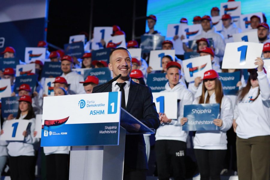 I riu demokrat çel fushatën e PD, Berberi: Më 11 maj rrëzojmë çdo hijenë! Patronazhistë bëni kujdes