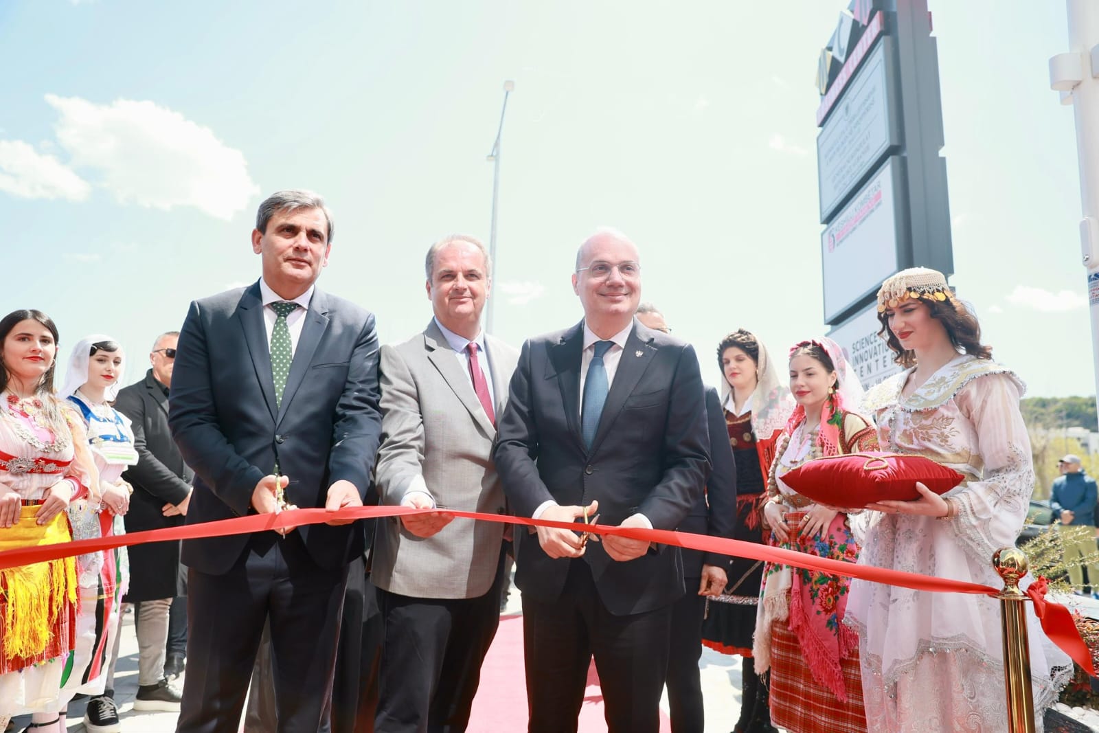 Inaugurohet Konsullata e Përgjithshme e Shqipërisë në Ulqin, ministri Hasani: Ndjekim me përkushtim mirëqënien e shqiptarëve kudo që jetojnë