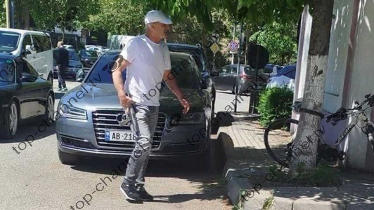 Incidenti në afërsi të zyrës elektorale të PSD, dalin pamjet e autorit me armë në dorë! Zbardhet konflikti